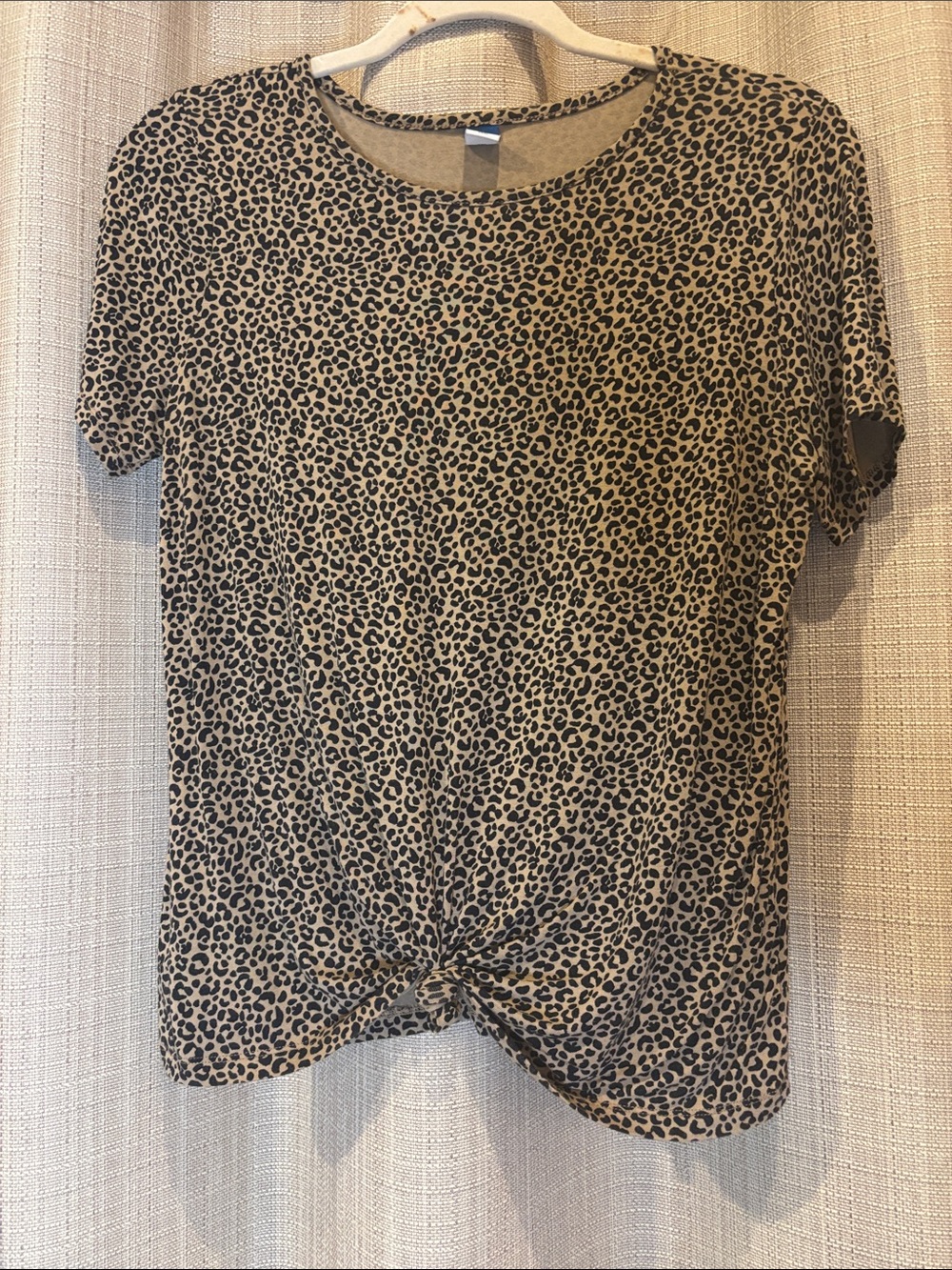 ⭐️ Old Navy Leopard Print Short Sleeve Top - Beige/Black size Small